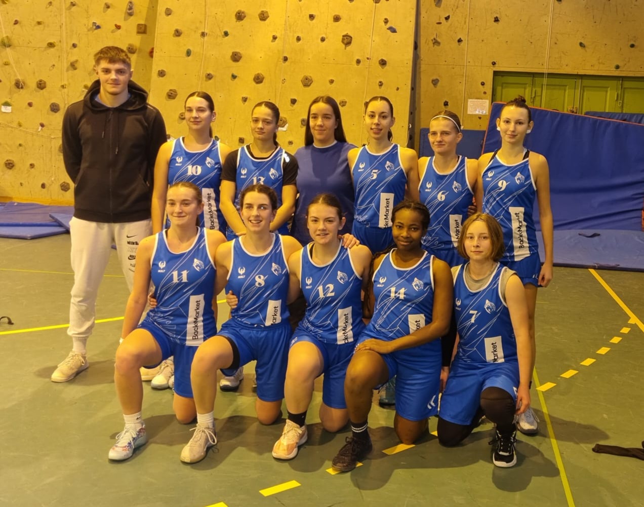 u18f